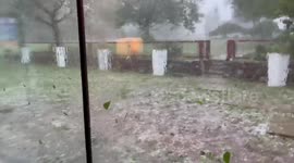 US: Thunderstorms Bring Intense Hail to Northwest Arkansas 3