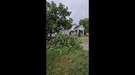 US: Significant Damage Reported in Kansas After Tornado-Producing Storm