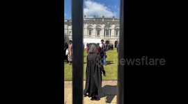 UK: The Palestinian man locked himself against the Senate House of Cambridge University on the day of release in order to protest against the university cooperation with Israel