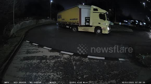 Truck goes wrong way around roundabout THREE times in Cheshire. 1440p