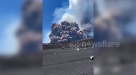 Italy: Tourists flee after southeastern crater of Mount Etna collapses in Italy