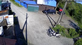 Young motorcyclist crashes into fence in Gorno-Altaisk, Russia