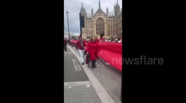 UK: Over 10,000 people formed a red line around the British Parliament to highlight their demands to stop all arm sales to the Israeli forces and impose sanctions