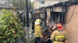 US, Los Angeles: San Fernando 7 People And Cat Displaced After Structure Fire