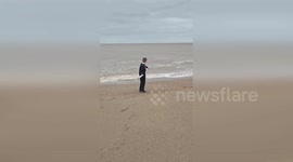 UK: Heartwarming Mission To Fulfill A Mother’s Dream As Strangers Help Her Travel The World