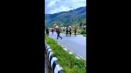 Papua tribes clash leaving two dead and hundreds injured