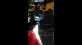 Heavy Rain Floods Roads Near Chengalpet Bus Stand, Disrupts Traffic 2