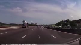SUV driver swerves into other car on motorway