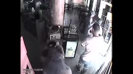 Alleged thieves in bar in Greece