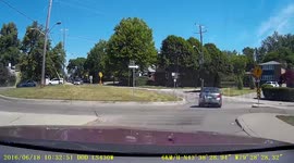 [Toronto Bad Drivers] - Roundabout Fail - June 18th 2016