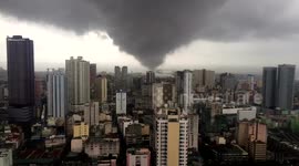 Impressive timelapse of tornado in Manila, Philippines