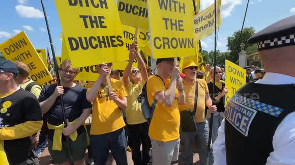 2025.06.14 Night Monarchy Protest  Night Monarchy Protest  Night Monarchy Protest in London  A group of republican demonstrators gathers in central London late on the evening of King Charles III’s birthday, shortly after the Trooping the Colour flypast. P