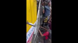 Crowds Surround Aid Trucks in Gaza Amid Worsening Crisis