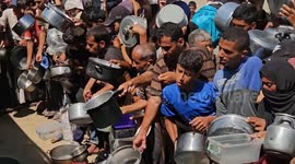 Hundreds of civilians gather for hot meals as Gaza food crisis worsens