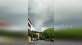 US: Tornado Like Cloud Terrifies Residents Near Akers Mill Road In Cobb County