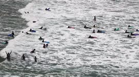 UK Weather, Cooler spell breaks, Families enjoy the sun and surf, Great Western Beach, Cornwall, UK