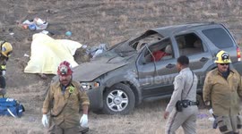 US, Bakersfield: Bakersfield One Dead in Single-Vehicle Crash on 99 Graphic Content