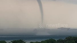Incredible HD footage of a tornado in Singapore