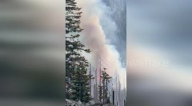 US: Wildfires Rage in Marble Complex as Firefighters Battle to Gain Control