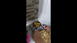 Magic Chef Makes Smoked Sausages Disappear