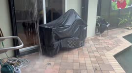 US: Powerful thunderstorm develops over Palm City, FL