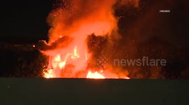 US, Los Angeles: Hacienda Heights Car Fire Spreads To Trees and Brush on Eastbound 60 Freeway