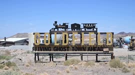 US: Scrap car art draws visitors to Nevada’s International Car Forest