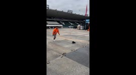 Scaffolder almost breaks ankle during ill-fated flip attempt