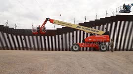 US soldiers reinforce southern border wall in Texas