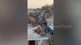 Rampaging leopard attacks villagers in India