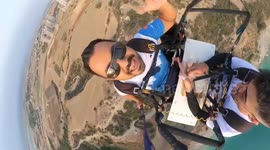 Türkiye: Turkish chef makes sushi mid-air during paragliding flight in Adana