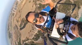 Turkish chef makes sushi mid-air during paragliding flight in Adana