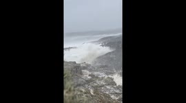 Ireland: Storm Floris Brings Strong Winds and Power Outages