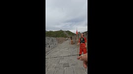 Kung Fu warrior stuns tourist on Great Wall in viral encounter