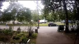 Couple crashes electric scooter into pole in St. Petersburg, Russia