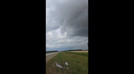 Canada: Funnel Cloud Spotted in Southern Manitoba Amid Tornado Warnings 2