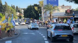 Israel: Israeli protesters in Haifa demand end to Gaza war, return of captives