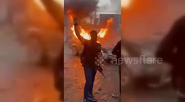 Hamas Burns Car of Alleged Aid Thieves in Gaza