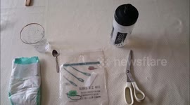 How diapers works? Water doesn't fall from the glass.