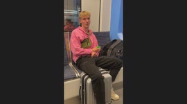 Youngster manages to solve Rubik's cube with 1 hand