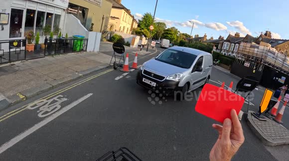 CyclingMikey Stops More Drivers at Paddenswick Road and a 32 tonne HGV drives through