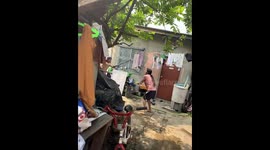 Siblings’ playful fight turns into a chase in Tunasan, Philippines