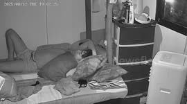 Older brother woken up when top bunk breaks and siblings fall onto him