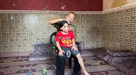 Gaza girl, 9, who lost leg in Israeli attack, hopes to play without crutches again (2)