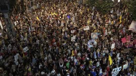 Israel: Mass protest in Tel Aviv demands immediate end to Israel’s genocide in Gaza (3)