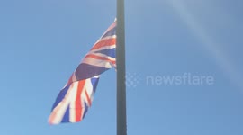 Harlow, United Kingdom – 08/25/2025 – A group of residents gathered along Southern Way in Harlow, Essex, at 8:00 PM to participate in 