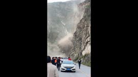Landslide crashes onto road in front of drivers in China