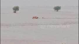 Pakistan: Sahiwal: Two Trapped in Ravi River Flood Rescued by 1122
