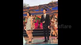 Embarrassing moment singer's lip-synching exposed after forgetting to bring mic to mouth