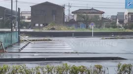 Japan: Typhoon Peipah Triggers Suspected Tornadoes in Shizuoka, Injuring Residents 2